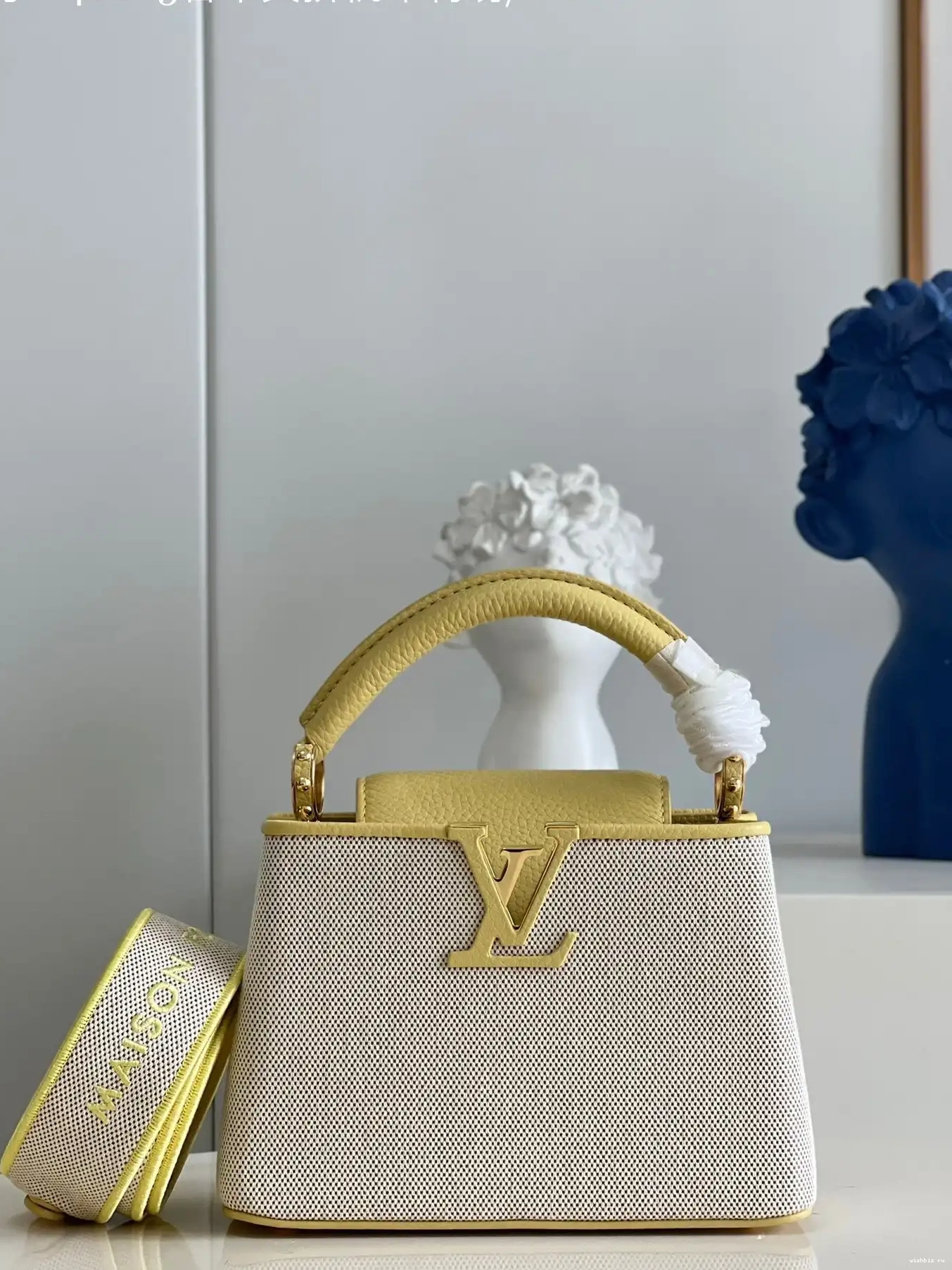 WIS LOUIS MINI VUITTON CAPUCINES 0518
